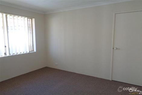 Property photo of 77 Parkland Drive Warnbro WA 6169