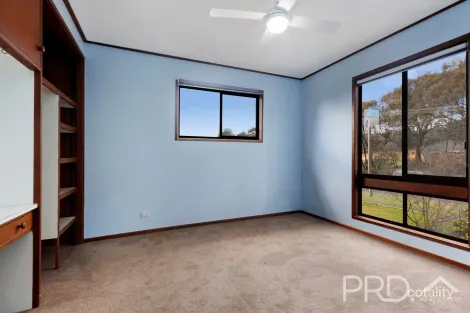 Property photo of 27 Quandong Avenue Tumut NSW 2720