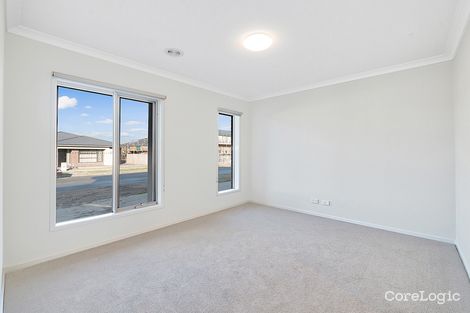 Property photo of 21 Ritchie Drive Clyde North VIC 3978