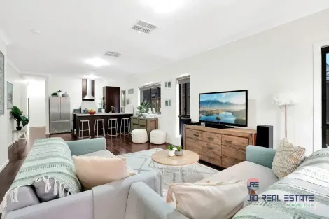 Property photo of 8 Embleton Chase Weir Views VIC 3338