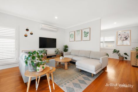 Property photo of 2/39 William Street Greensborough VIC 3088