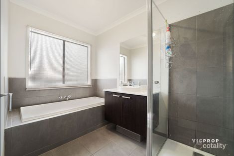Property photo of 12 Sandover Street Tarneit VIC 3029
