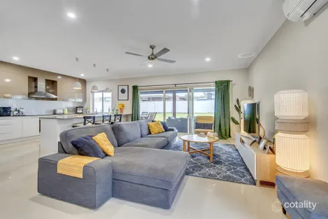 Property photo of 12 Koona Place Hillcrest QLD 4118