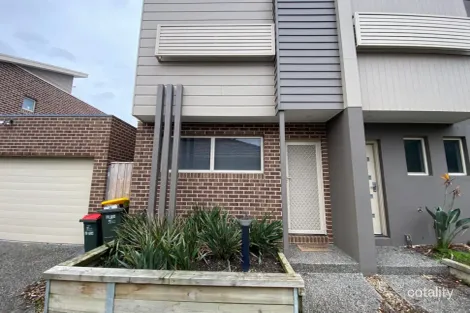 2/704 Gilbert Rd, Reservoir, VIC 3073