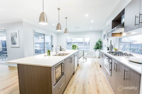 Property photo of 15 Nightshade Close Denham Court NSW 2565