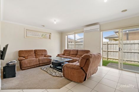 Property photo of 40 Banjo Circuit Lynbrook VIC 3975