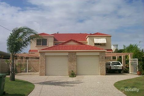 16 Vaggelas Cres, Biggera Waters, QLD 4216
