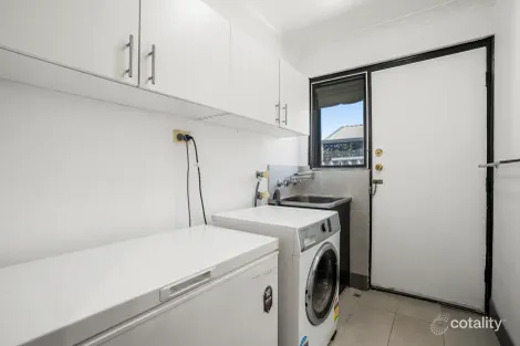 Property photo of 6 Breaden Drive Cooloongup WA 6168