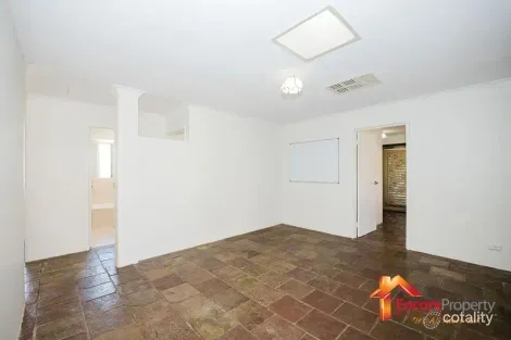 Property photo of 5 Delray Close Warnbro WA 6169