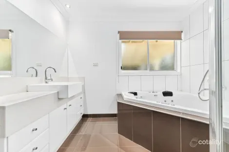 Property photo of 55 Daniel Solander Drive Endeavour Hills VIC 3802