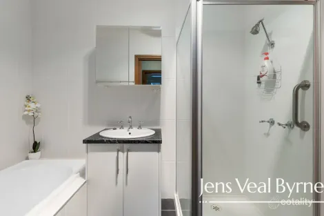 Property photo of 3A Clayton Street Golden Point VIC 3350