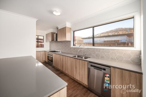 Property photo of 8 Petrolo Street Truganina VIC 3029