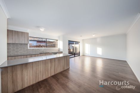 Property photo of 8 Petrolo Street Truganina VIC 3029