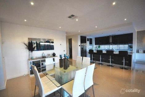 Property photo of 82 Sandarra Boulevard Sandhurst VIC 3977