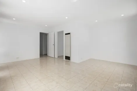 Property photo of 10 Ahern Place Monash ACT 2904