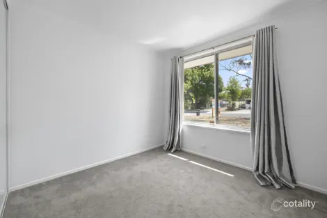 Property photo of 10 Ahern Place Monash ACT 2904