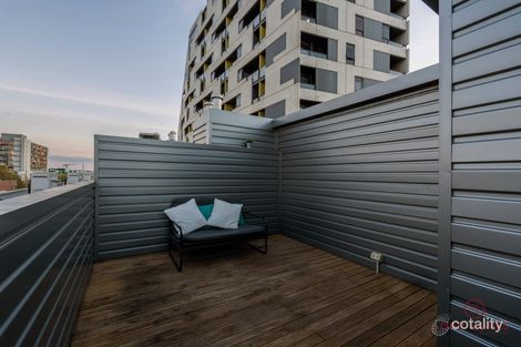 Property photo of 12 Greenham Place Footscray VIC 3011