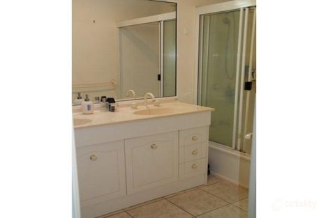 Property photo of 2/10 Loudon Street Mount Pleasant QLD 4740