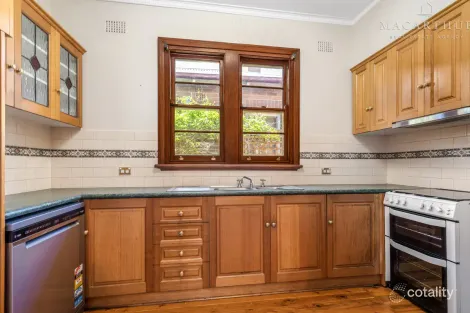 23 Trevor St, Turvey Park, NSW 2650