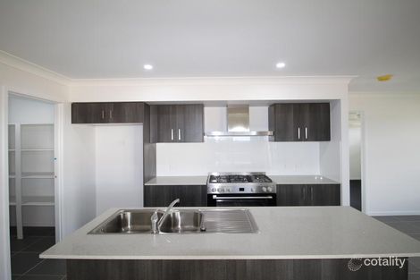 Property photo of 2 Reaside Road Walloon QLD 4306
