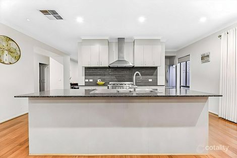 Property photo of 15 Stark Circuit Cranbourne East VIC 3977