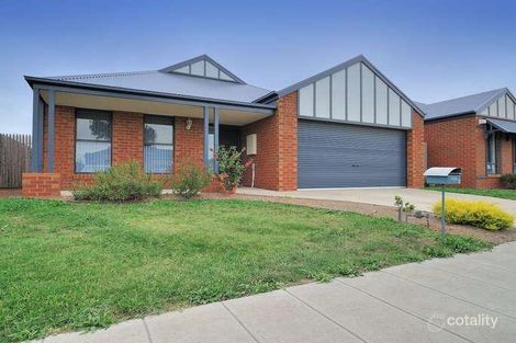4 Hal Porter Tce, Lynbrook, VIC 3975