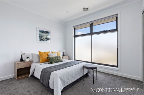 Property photo of 2/24 Robson Avenue Avondale Heights VIC 3034