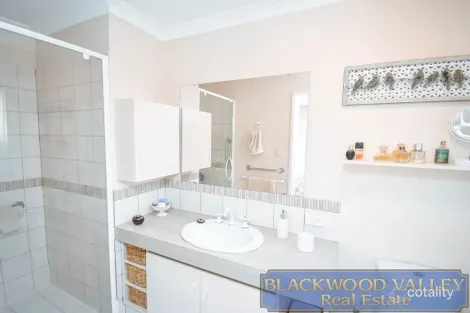 Property photo of 33 Roberts Street Balingup WA 6253