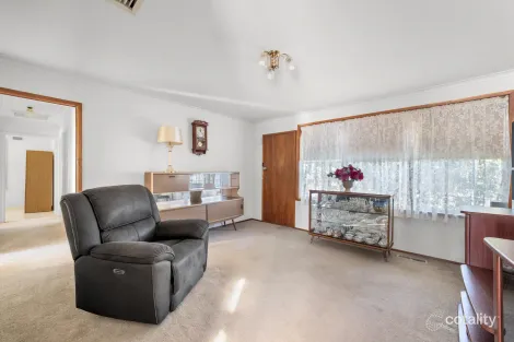 Property photo of 61 Brunning Crescent Frankston North VIC 3200
