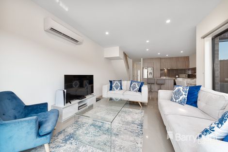 Property photo of 8 Bago Walk Wollert VIC 3750