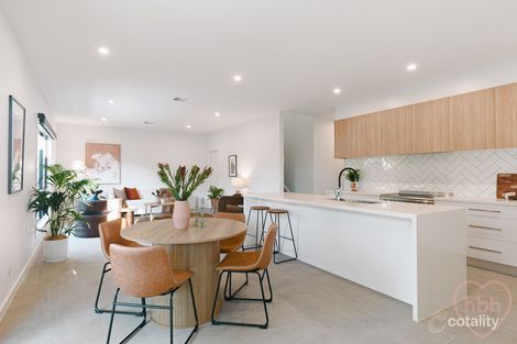 Property photo of 2/11 Aurora Close Mawson ACT 2607