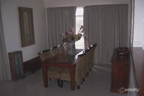 Property photo of 4 Hickory Place Jerrabomberra NSW 2619