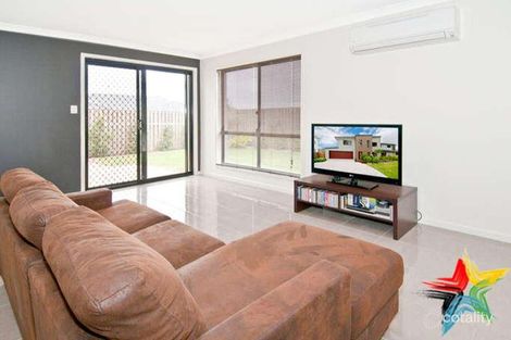 Property photo of 2/13 Success Crescent Ormeau QLD 4208