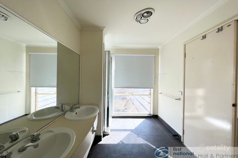Property photo of 1 Cantrell Place Narre Warren South VIC 3805