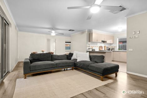 Property photo of 8 Bellbrae Crescent Cranbourne West VIC 3977