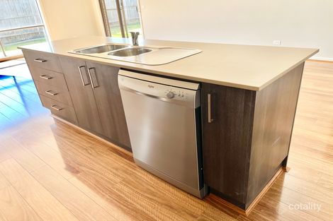 20 Blakewater Cres, Weir Views, VIC 3338