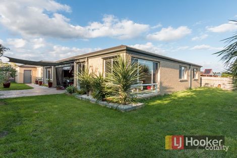 Property photo of 52 Hartsmere Drive Berwick VIC 3806