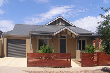 18 Clementson Dr, Caroline Springs, VIC 3023