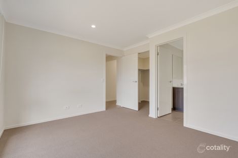 Property photo of 10 Comfort Road Roxburgh Park VIC 3064