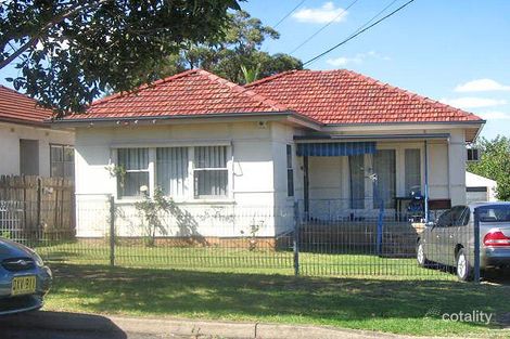 5 Maiden St, Greenacre, NSW 2190