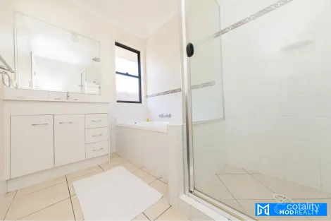 Property photo of 21 Katrina Way Raceview QLD 4305