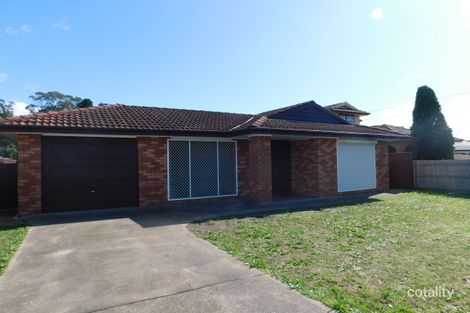 Property photo of 16 Donahue Close Prairiewood NSW 2176