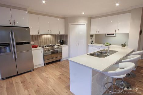 Property photo of 17 Bogong Crescent Tatton NSW 2650