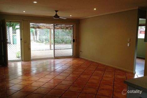 2/9 Webb St, Labrador, QLD 4215