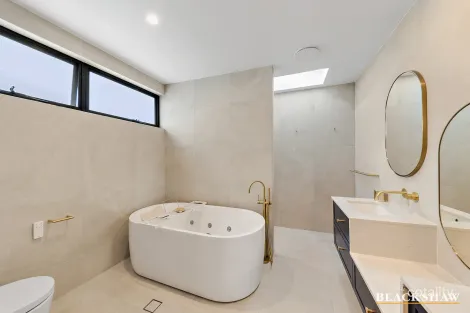 Property photo of 118 Monaro Crescent Red Hill ACT 2603