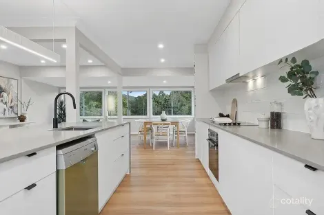 Property photo of 31 Boundary Road Indooroopilly QLD 4068