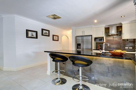 8 Trailwood Dr, Woodvale, WA 6026