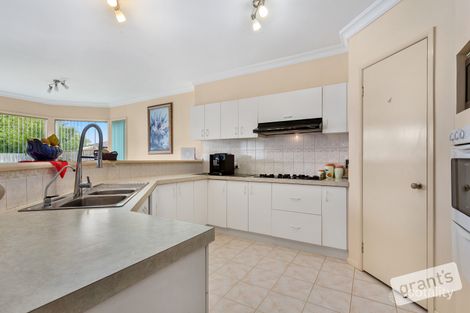 Property photo of 27 Mayfair Crescent Narre Warren VIC 3805