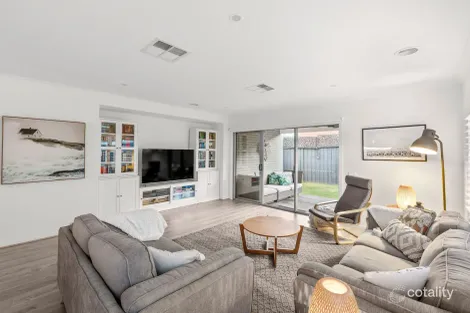 Property photo of 33 Vernal Circuit Mount Duneed VIC 3217