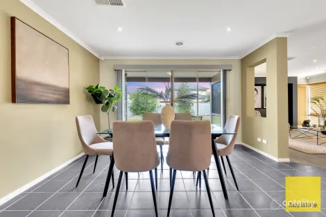 Property photo of 19 Chesterton Avenue Tarneit VIC 3029